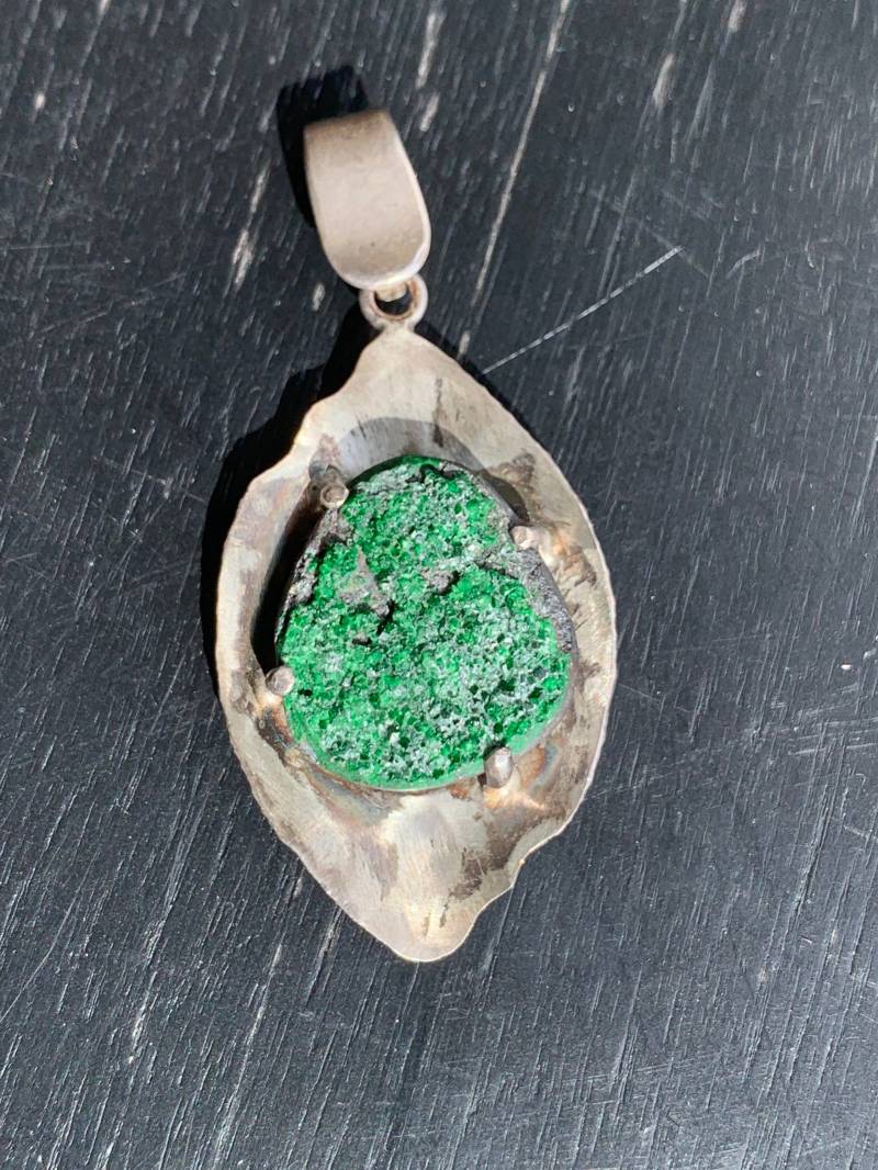 Silberanhänger 925 Mit Grünem Uwarowit Eingefasst Silberanhänger 925 Mit Grünem Uwarowit Eingefasst von GalerieTrunz