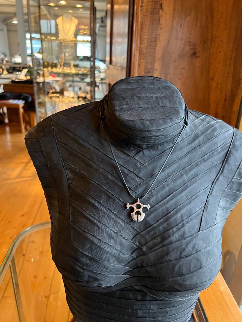 Silberkette Mit Fruchtbarkeitssymbol von GalerieTrunz