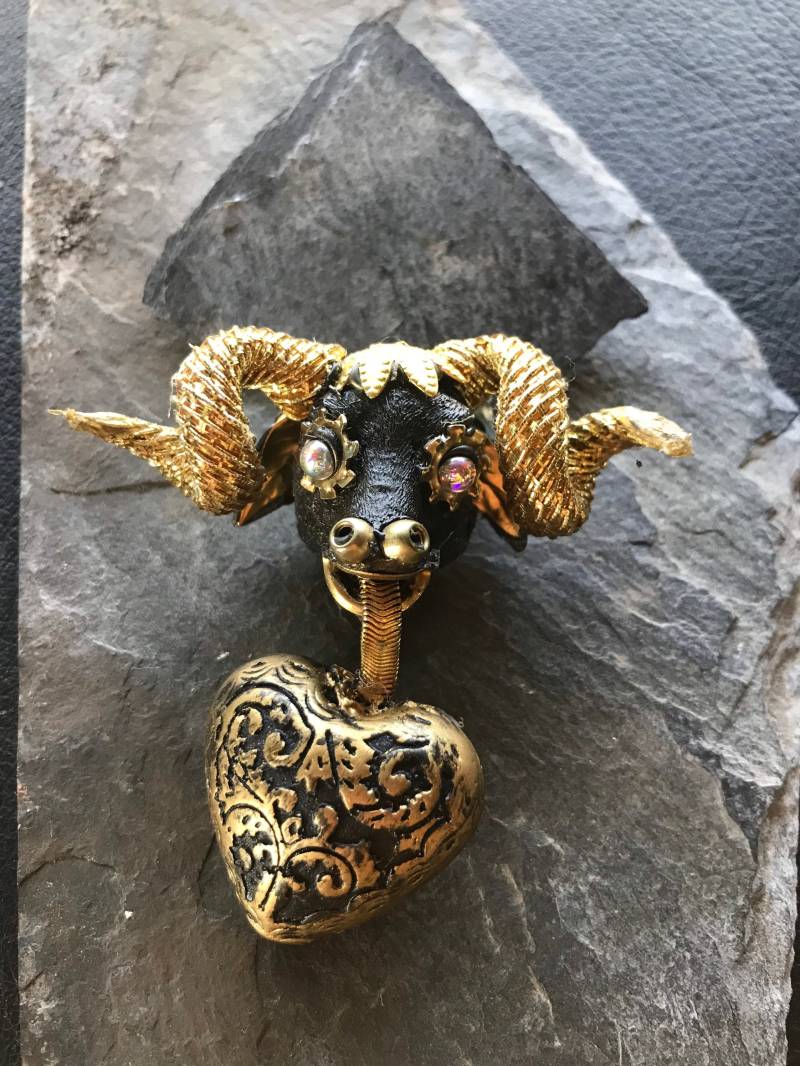 Wider Brosche Mit Herz Wider Brosche Mit Herz von GalerieTrunz