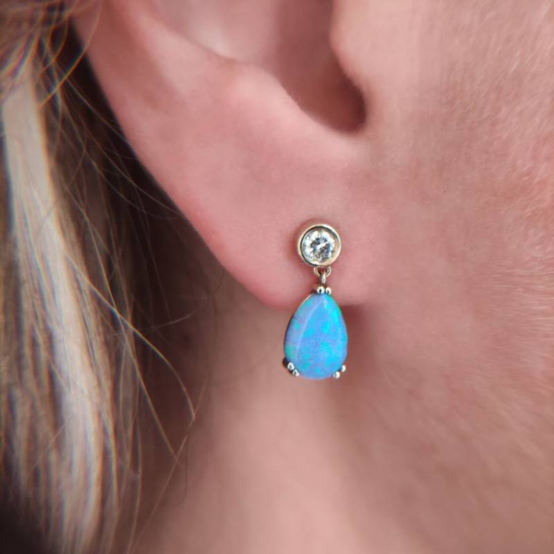 Blauer Opal Ohrringe, Diamant 14K Gold Diamantopal Birnenform Ohrstecker von GaliWarshai