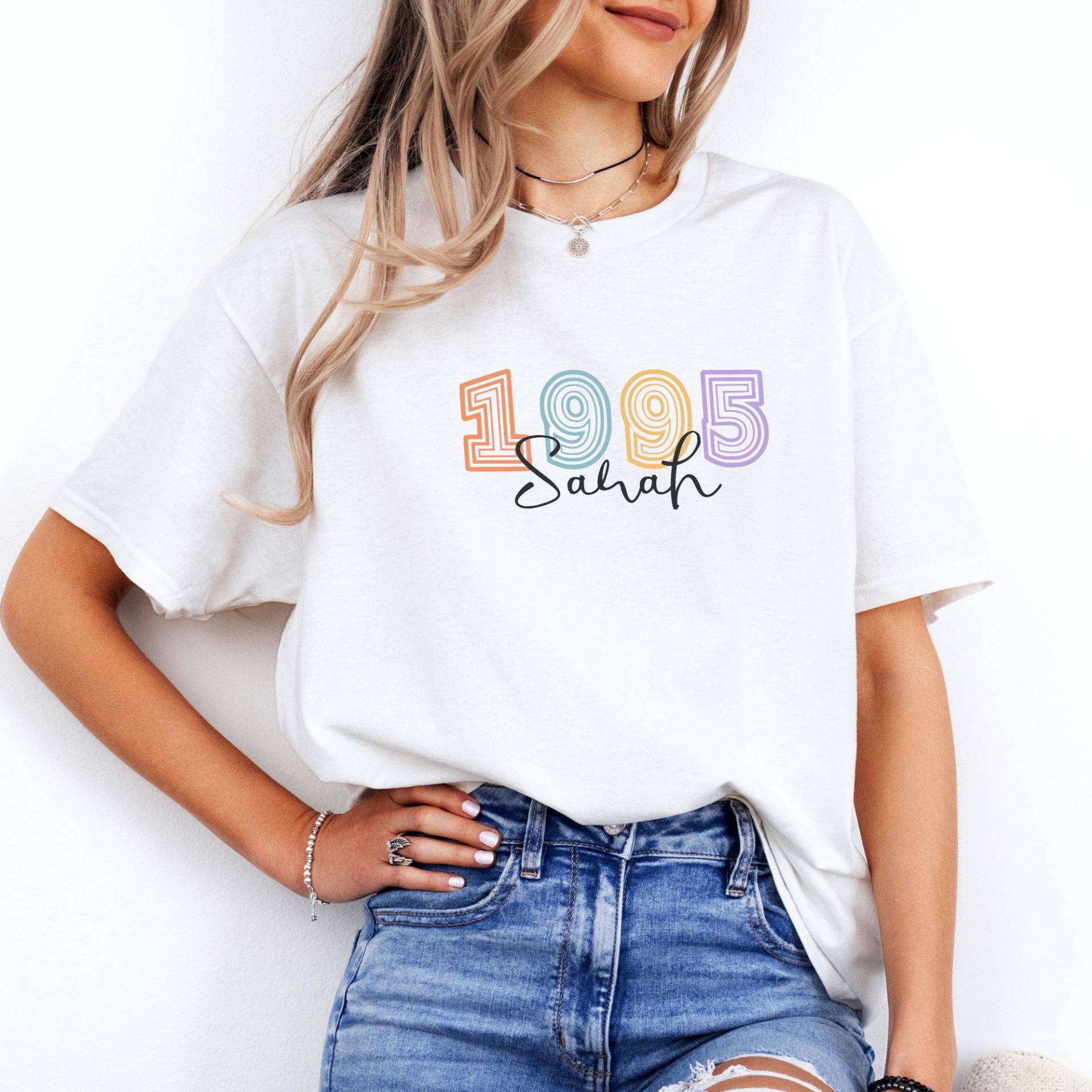 Personalisiertes Geburtstags-T-Shirt Für Die Beste Freundin - Geburtstagsgeschenk Retro Inspiriertes Namens-T-Shirt Geschenk Frauen von Gallery62Shop