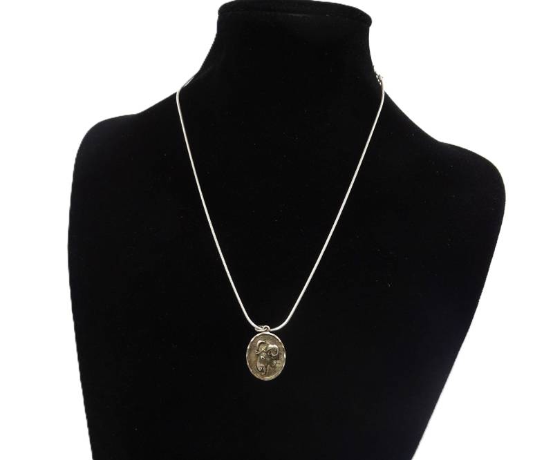 925Er Silberkette Mit Sternzeichen Widder Anhänger von GalleryJarrodi