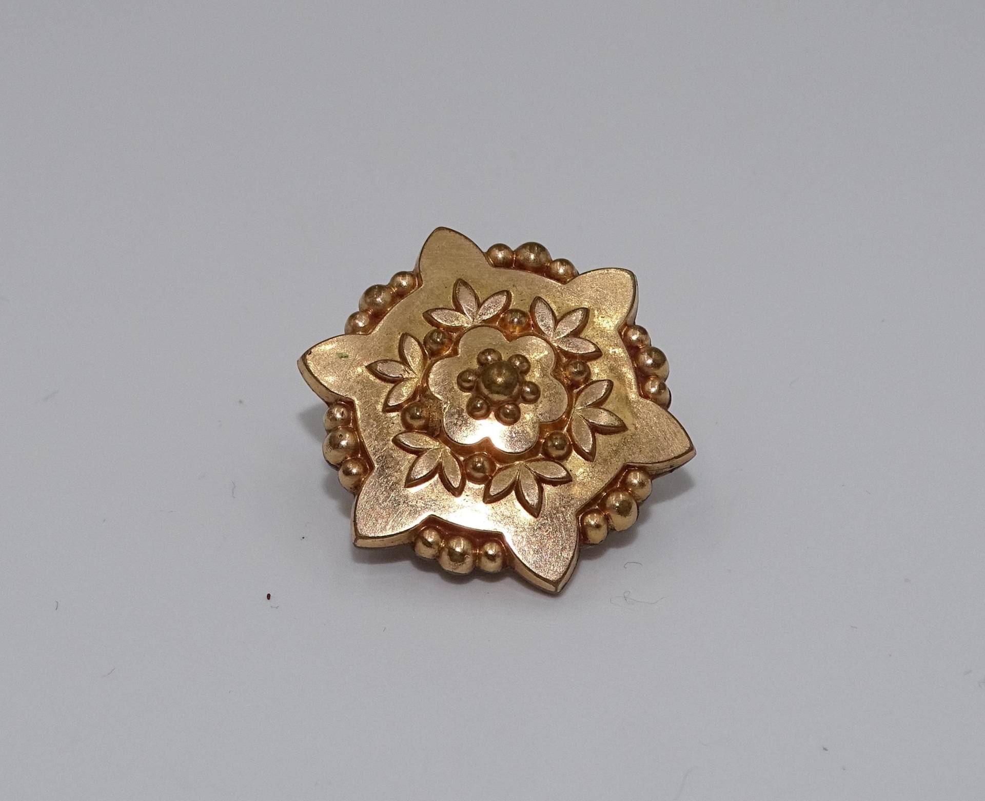 Antike Vergoldete Brosche von GalleryJarrodi