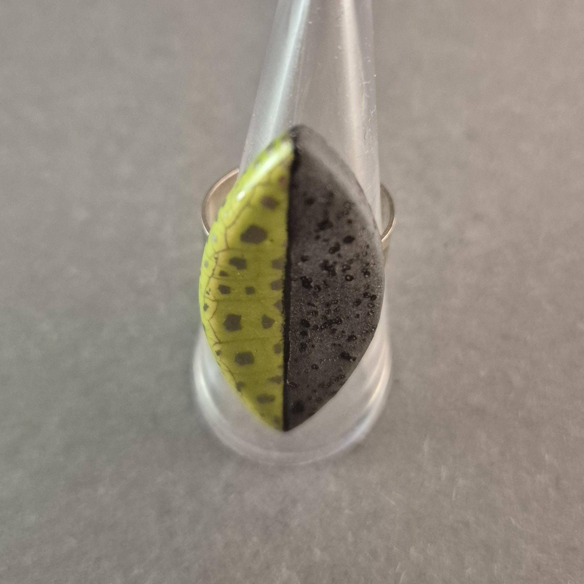 Außergewöhnlicher 925 Silberring Mit Handgefertigtem Design - Kunstvolles Statement-Piece von GalleryJarrodi