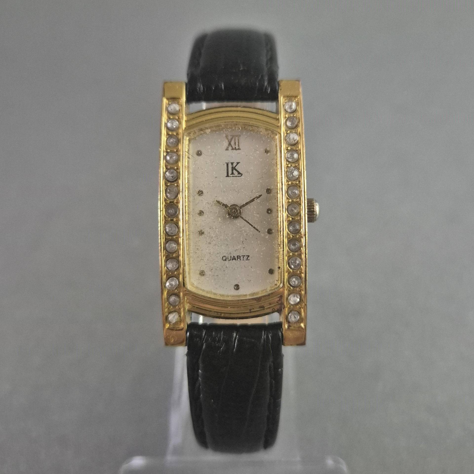 Elegante Ik Damenarmbanduhr - Goldenes Design Mit Strassverzierung von GalleryJarrodi