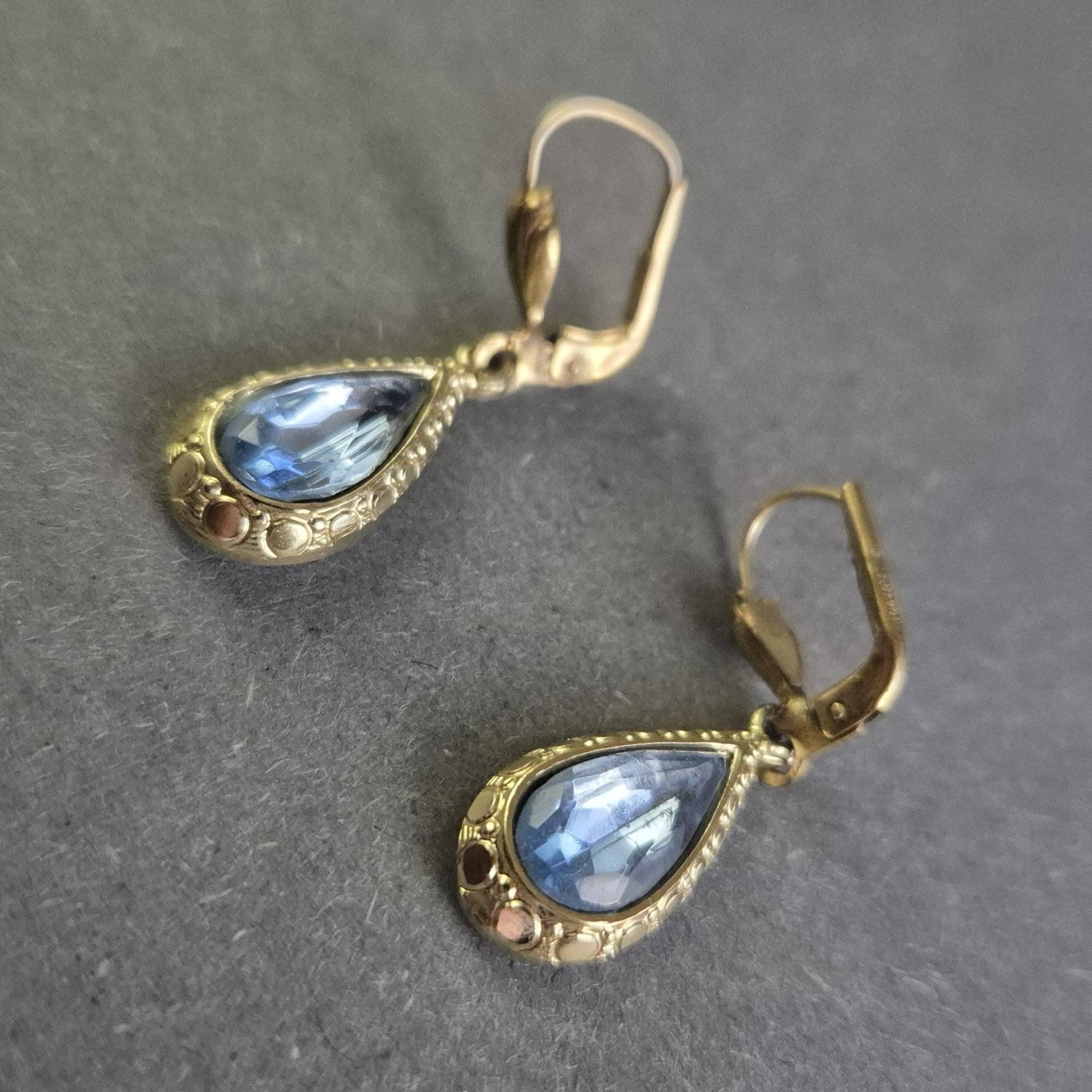 Elegante Vintage-Ohrringe - Tropfendesign Mit Blauen Schmucksteinen von GalleryJarrodi