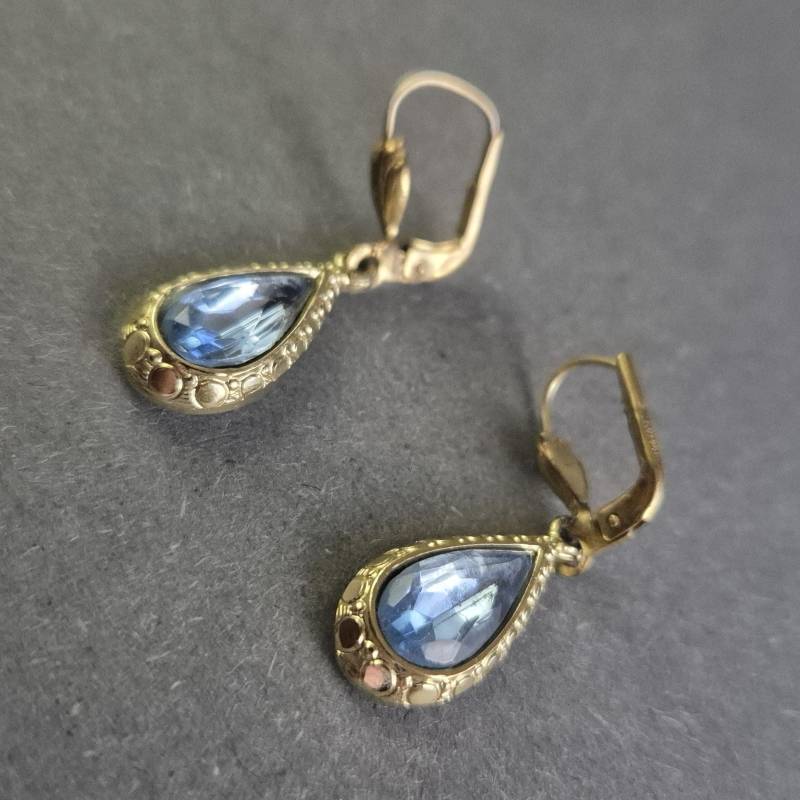 Elegante Vintage-Ohrringe - Tropfendesign Mit Blauen Schmucksteinen Elegante Vintage-Ohrringe - Tropfendesign Mit Blauen Schmucksteinen von GalleryJarrodi