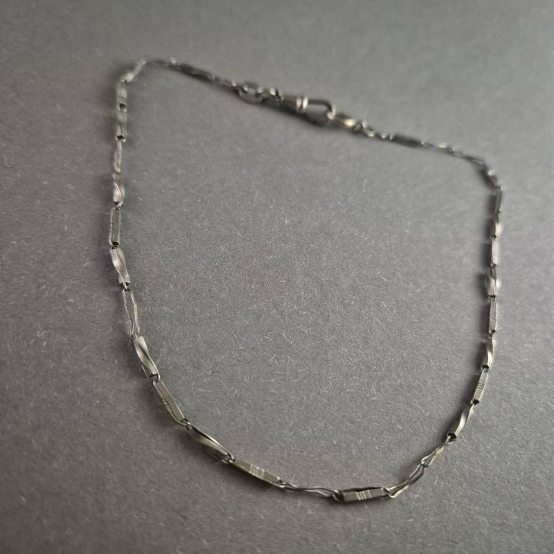 Filigranes Vintage-Silberarmband - Eleganter Klassiker Für Jeden Anlass von GalleryJarrodi