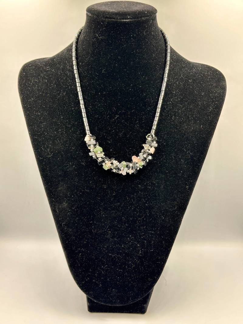 Hämatit Collier Halskette Mit Verschiedenen Edelsteinen von GalleryJarrodi