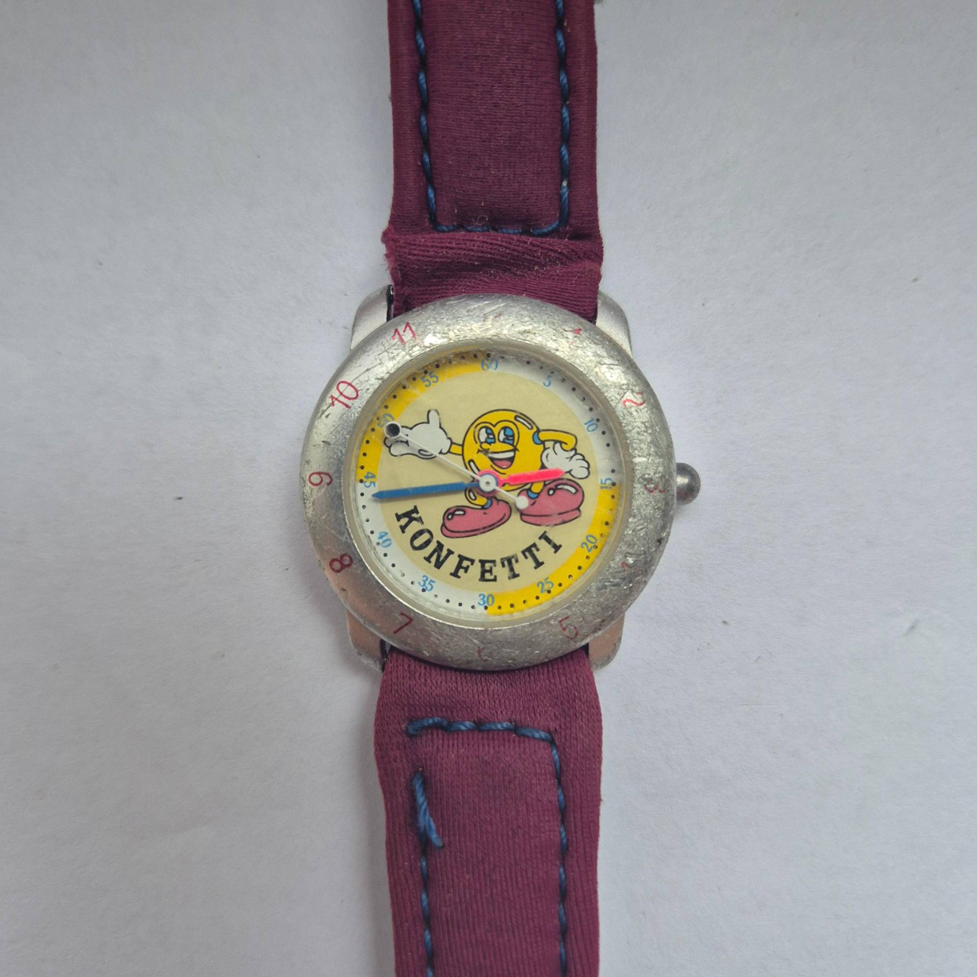 Konfetti Kinderarmbanduhr - Fröhliches Design Mit Comic-Motiv von GalleryJarrodi