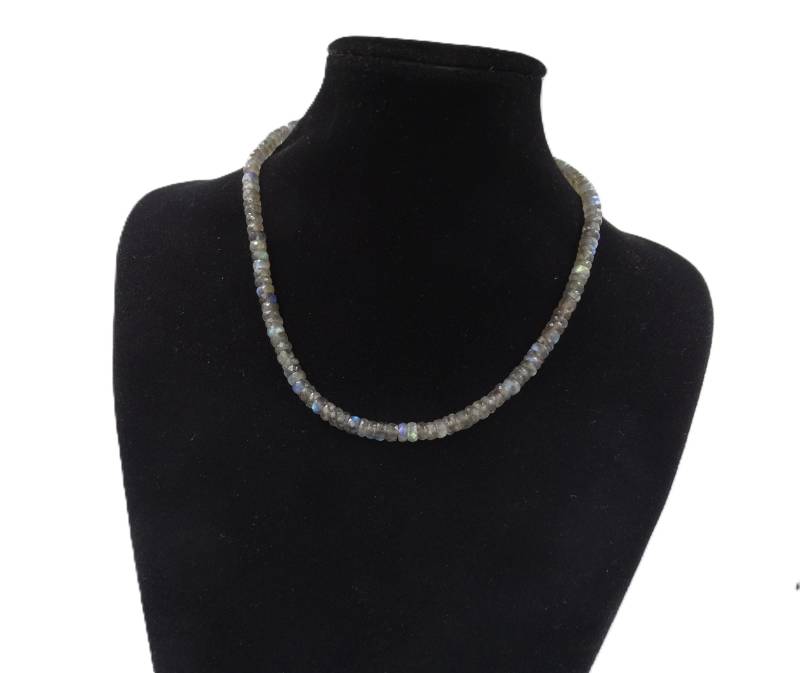 Labradorit-Kette Mit Feueropal-steinen, Silber - Und Goldverschluss Labradorit-Kette Mit Feueropal-steinen, Silber - Und Goldverschluss von GalleryJarrodi