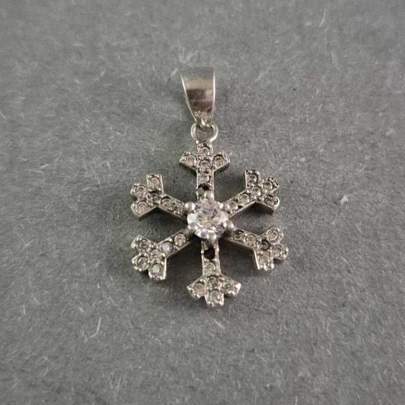 Schneeflocken-Anhänger Aus Silber - Funkelnde Eleganz Mit Zirkonia von GalleryJarrodi