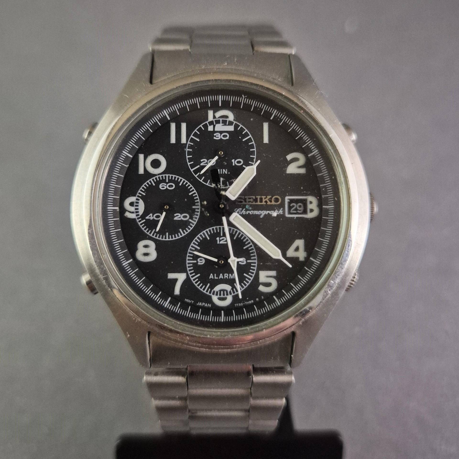 Sportliche Seiko Herrenarmbanduhr - Chronograph Mit Robustem Design von GalleryJarrodi