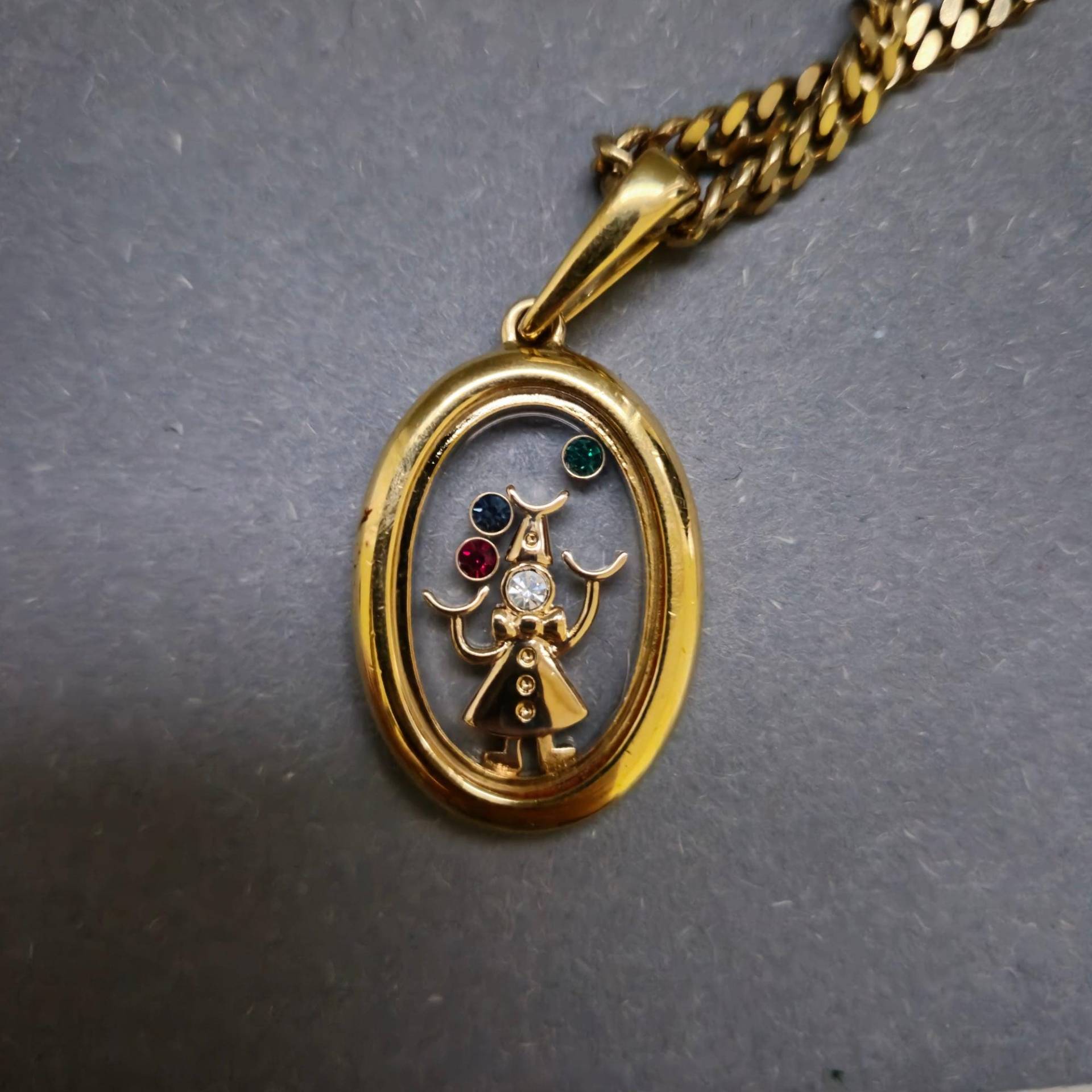 Vergoldete Kette Mit Stilvollem Anhänger - Ein Hauch Von Luxus von GalleryJarrodi