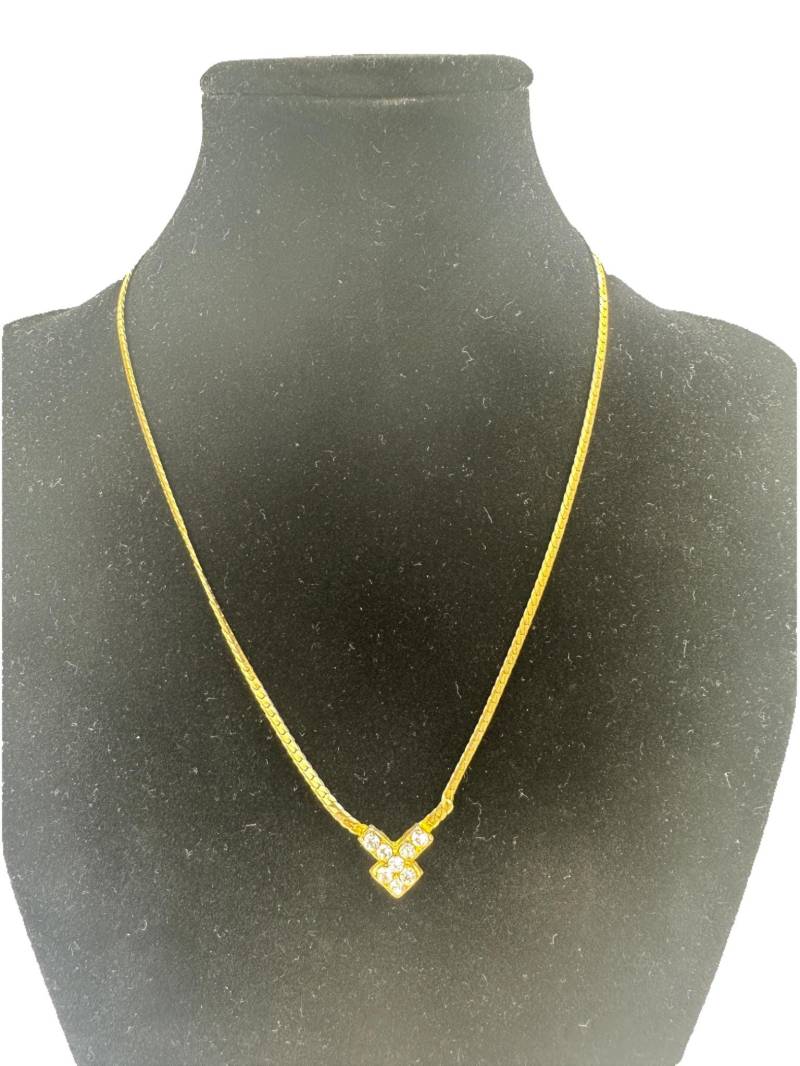 Zauberhaftes Schmuckstück Edelstein-Anhängerkette Zauberhaftes Schmuckstück Edelstein-Anhängerkette von GalleryJarrodi