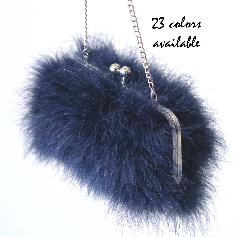 Marabu Clutch Marilyn. Abendtasche Feder in 23 Farben Erhältlich Marabu Clutch Marilyn. Abendtasche Feder in 23 Farben Erhältlich von GalleryMDS