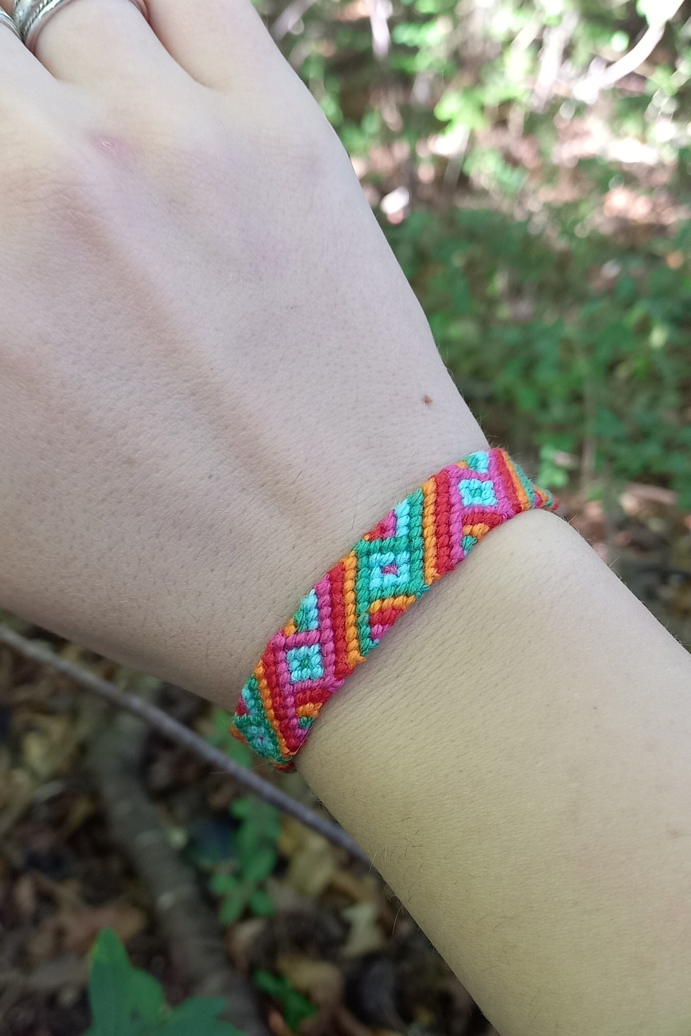 Handgenüpftes, Buntes Armband Handgenüpftes, Buntes Armband von GalleryOfHandmadeArt
