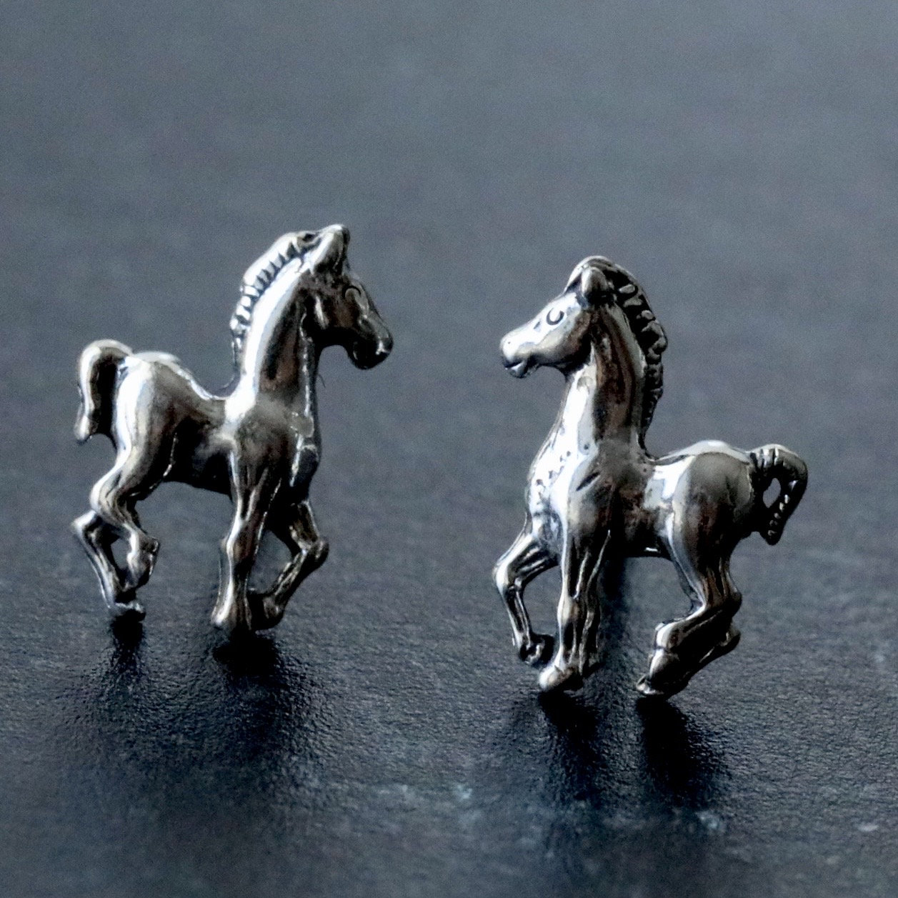 Kinder Pferd Ohrringe, Ohrringe Für Mädchen, Sterling Silber Hypoallergene Geschenk Pony Kinder Pferd Ohrringe, Ohrringe Für Mädchen, Sterling Silber Hypoallergene Geschenk Pony von GallivantCollective