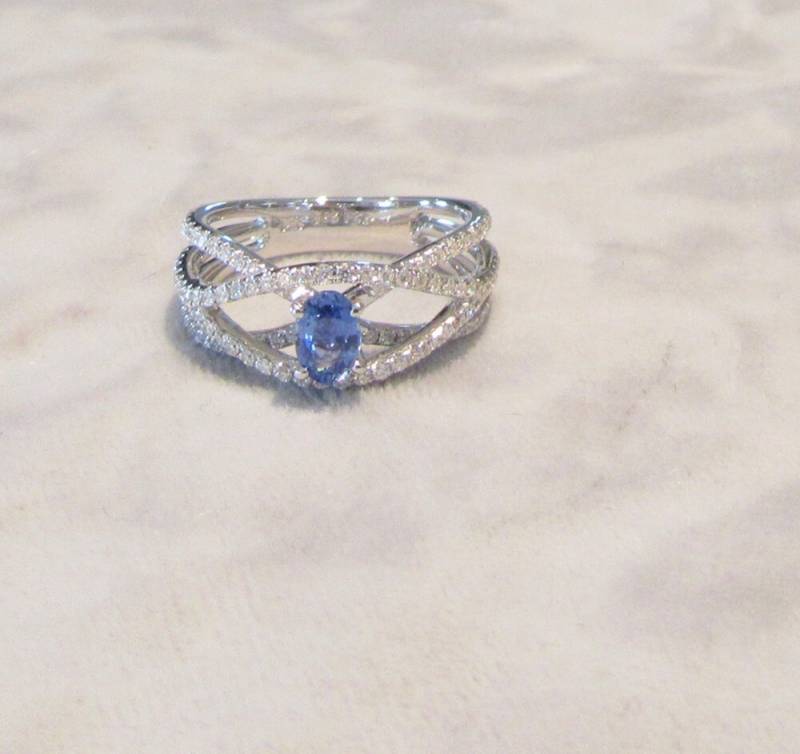 Weißgold Blauer Saphir Und Diamant Cocktail Oder Dinner Ring von GallunFineJewelry