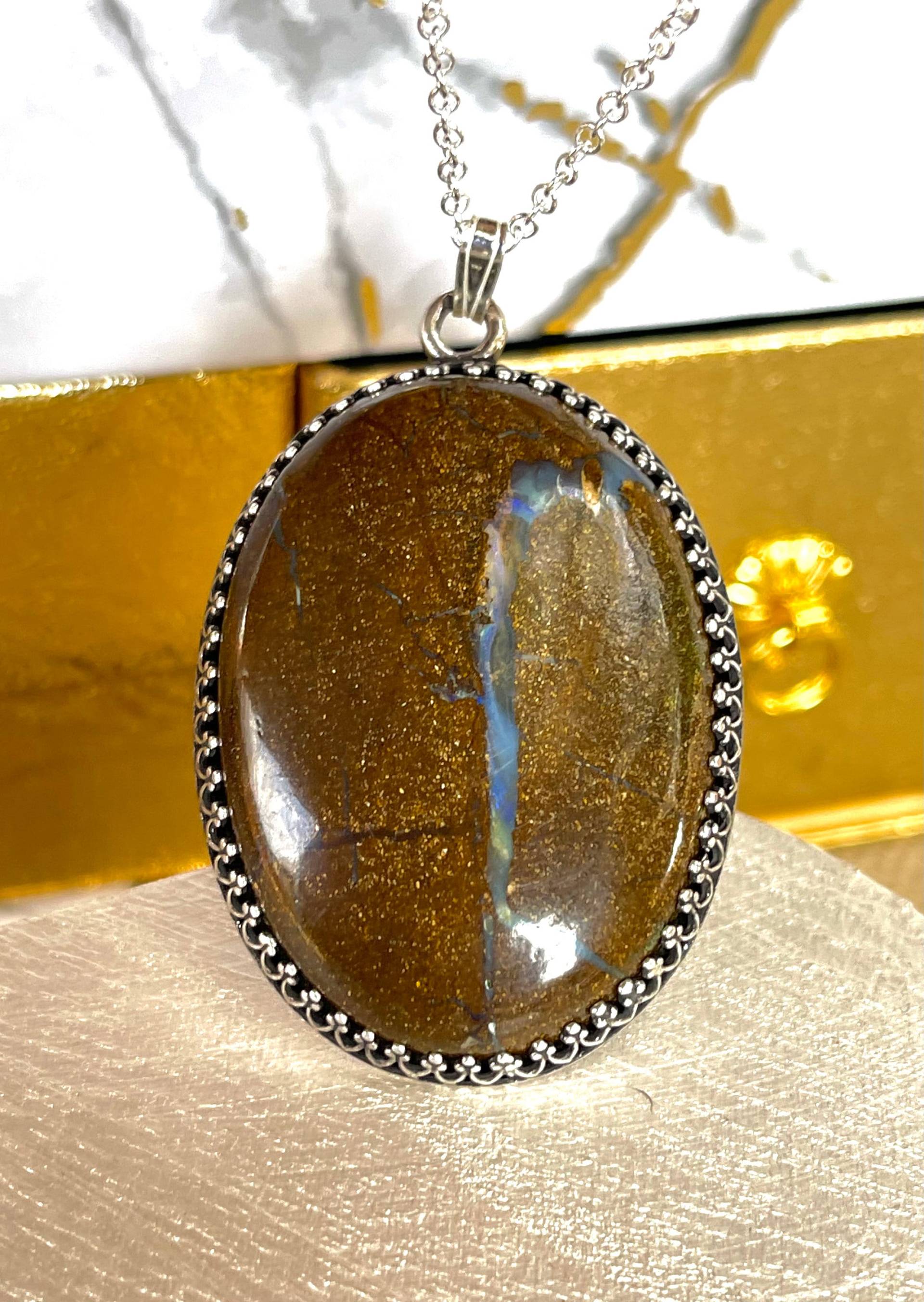 Natürliche, Große, Boulder, Opal, Anhänger Halskette Aus Oxidiertem Sterling Silber von Galocher