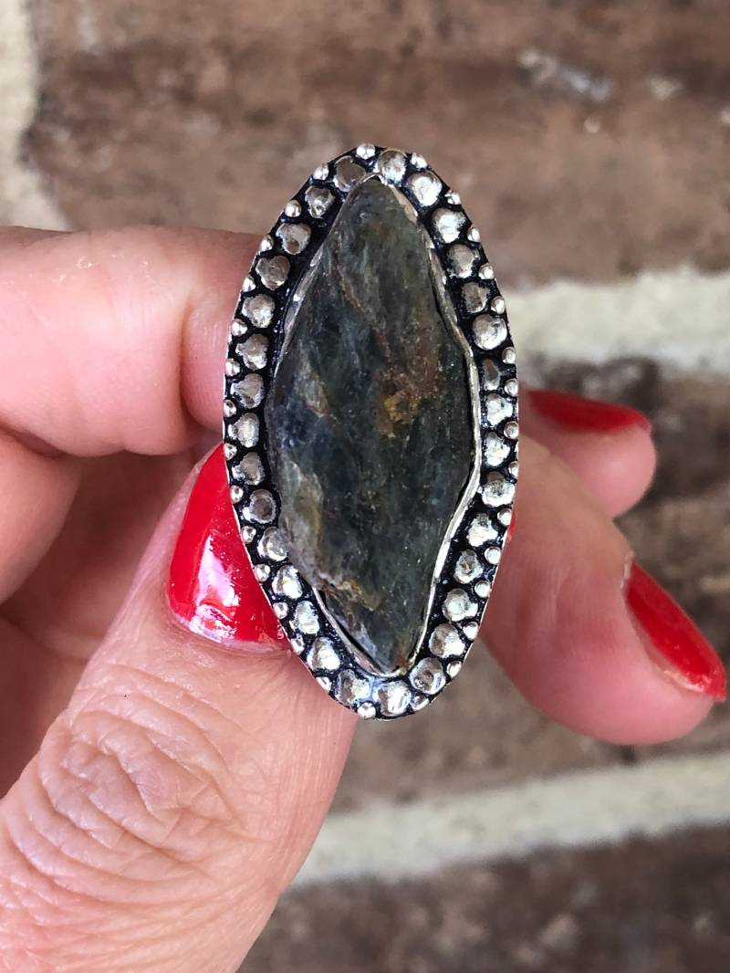 Roher Edelstein Roh Labradorit Sterling Silber Ring von Galocher