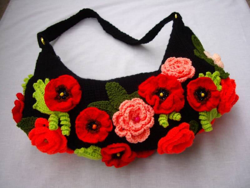 Gehäkelte Handtasche Rosen Und Mohnblumen Handgemachte Geldbörse von GalyaKireva