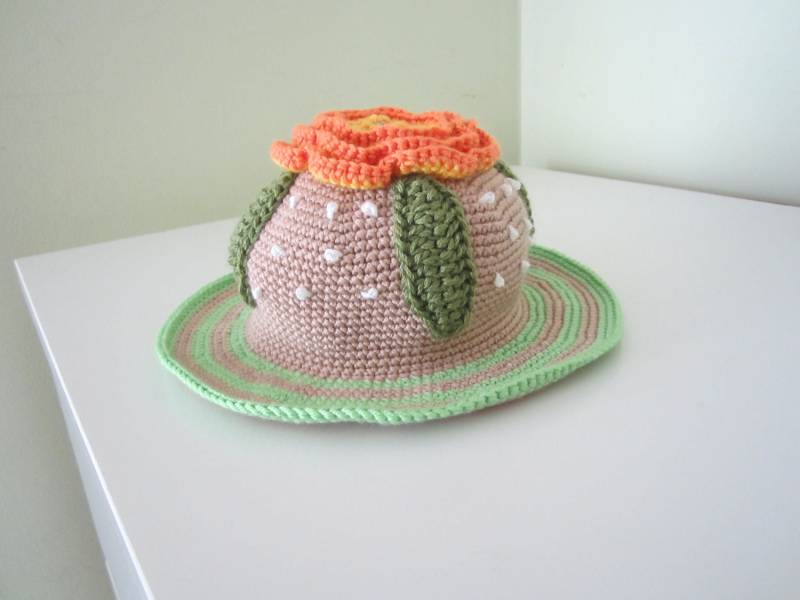 Gehäkelte Mädchenmütze von GalyaKireva