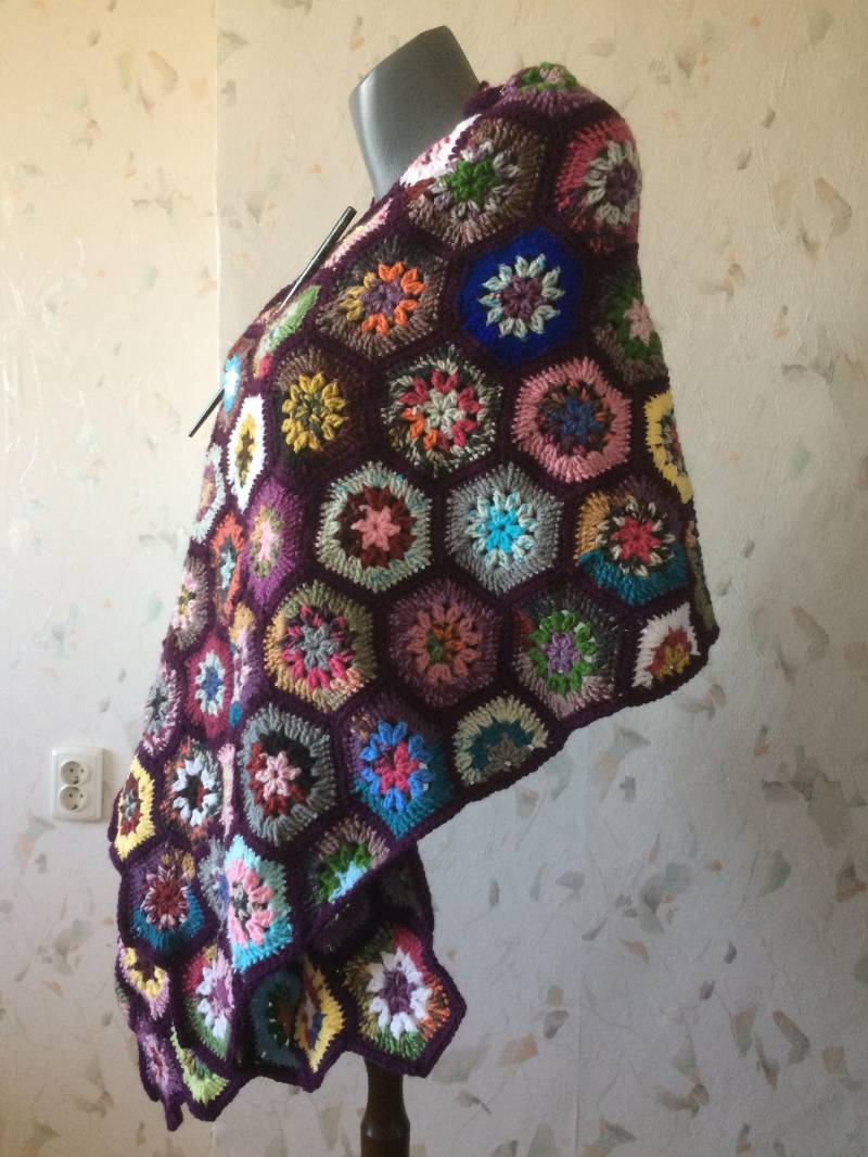 Großmutter Quadrat Häkelschal..wrap..shawl von GalyaKireva