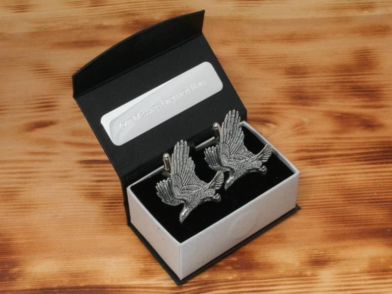 Fliegender Adler Manschettenknöpfe Zinn Uk Handmade Hawk Falknerei Vatertagsgeschenk von GamekeepersGifts