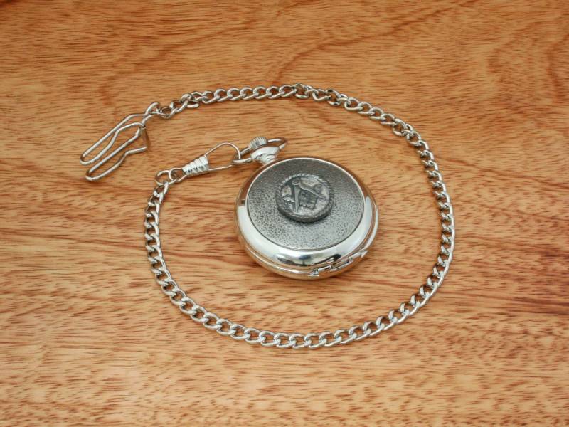 Freimaurer & Templar Design Taschenuhr Zinn Vatertag Geschenk Boxed Personalisierte Gravur Pw von GamekeepersGifts