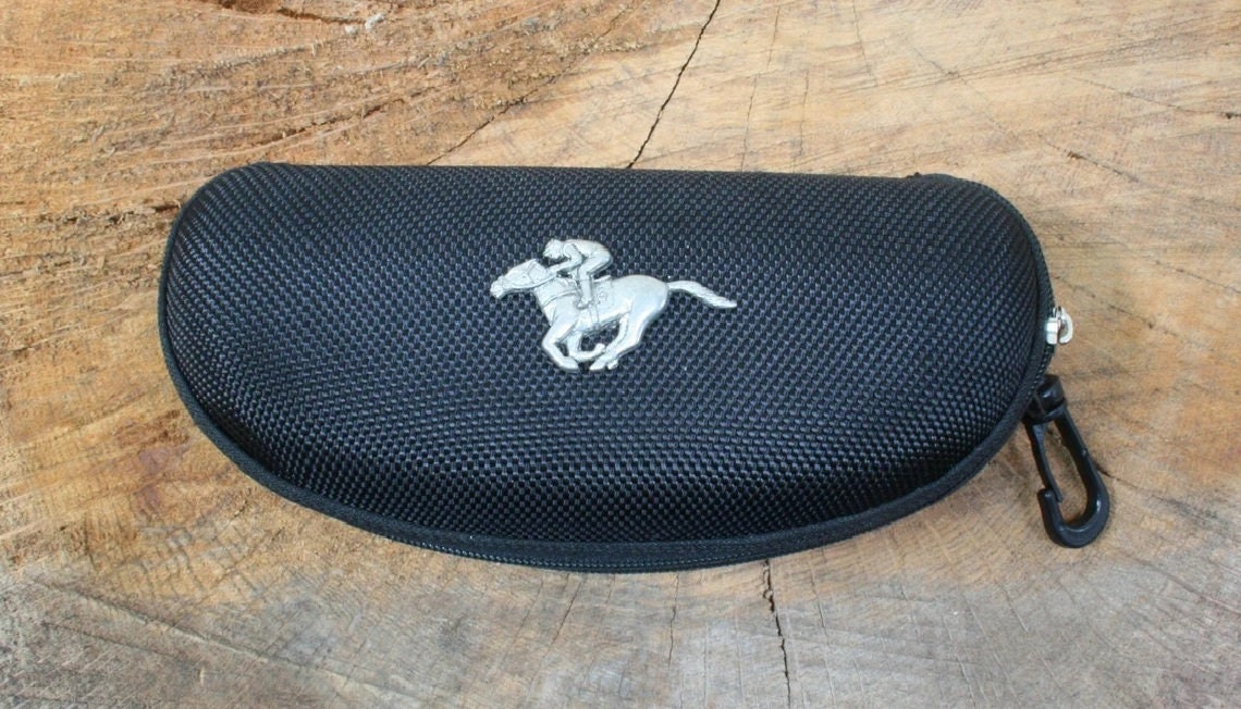 Pferderennen Canvas Soft Brillenetui Vatertag Geschenk Personalisiert Kostenlose Gravur 187 Cg von GamekeepersGifts