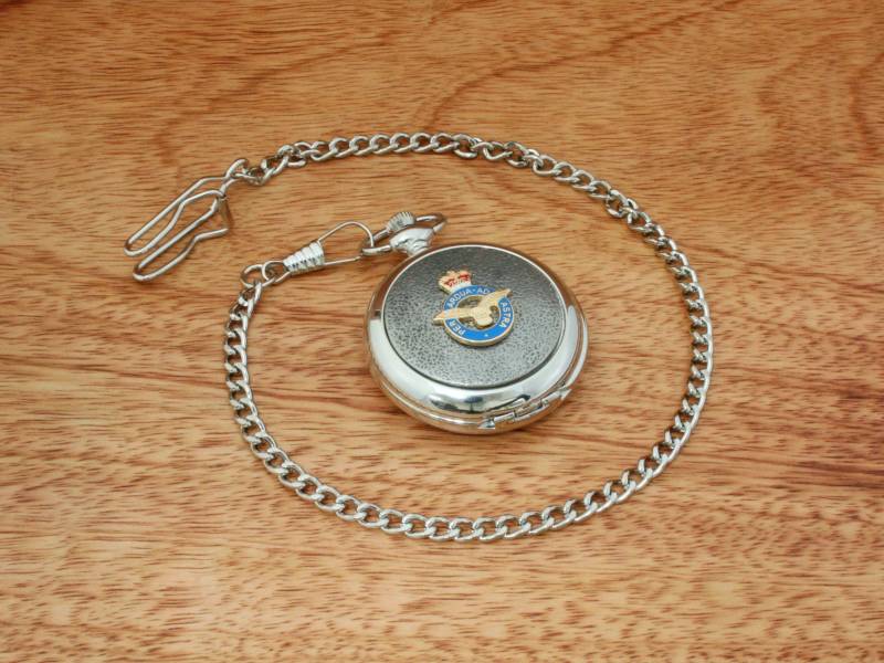 Raf Royal Air Force Cut-Out Design Taschenquarzuhr Zinnfrei Graviert Vatertagsgeschenkbox Militärvatertagsgeschenk Me53 Pw von GamekeepersGifts