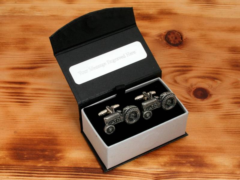 Vintage Traktor Manschettenknöpfe Zinn Uk Handmade Te20 Landwirtschaft Vatertagsgeschenk 375 Cu von GamekeepersGifts