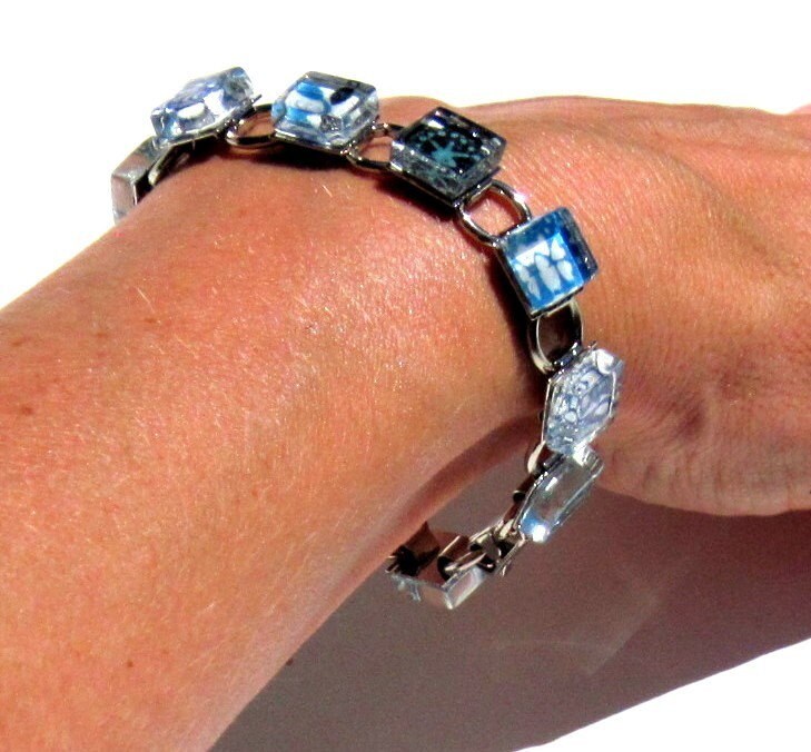 Hawaiian Luau. Ein Kimono Cube Glas Tiie Armband Von Gamiworks Hawaiian Luau. Ein Kimono Cube Glas Tiie Armband Von Gamiworks von GamiWorks