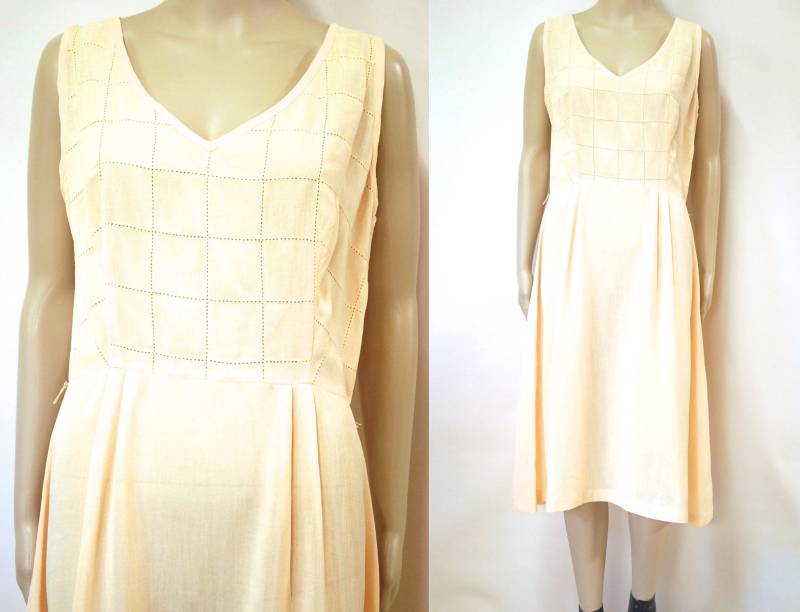 70Er Jahre Grundlegende Apricot Check Stitch Sommerkleid, Vintage Mid Length Retro Halb Schiere Picknick V Hals Ärmellose Vtg 1970Er Größe M von GamineRagVintage