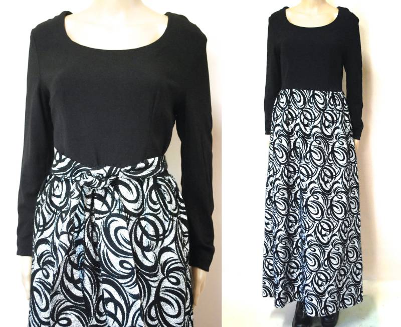 70Er Jahre Vintage Metallic Wirbel Retro Print Kleid, Maxi Lange Länge Silber Und Schwarz Glamouröse Petite Vtg Größe S Klein von GamineRagVintage