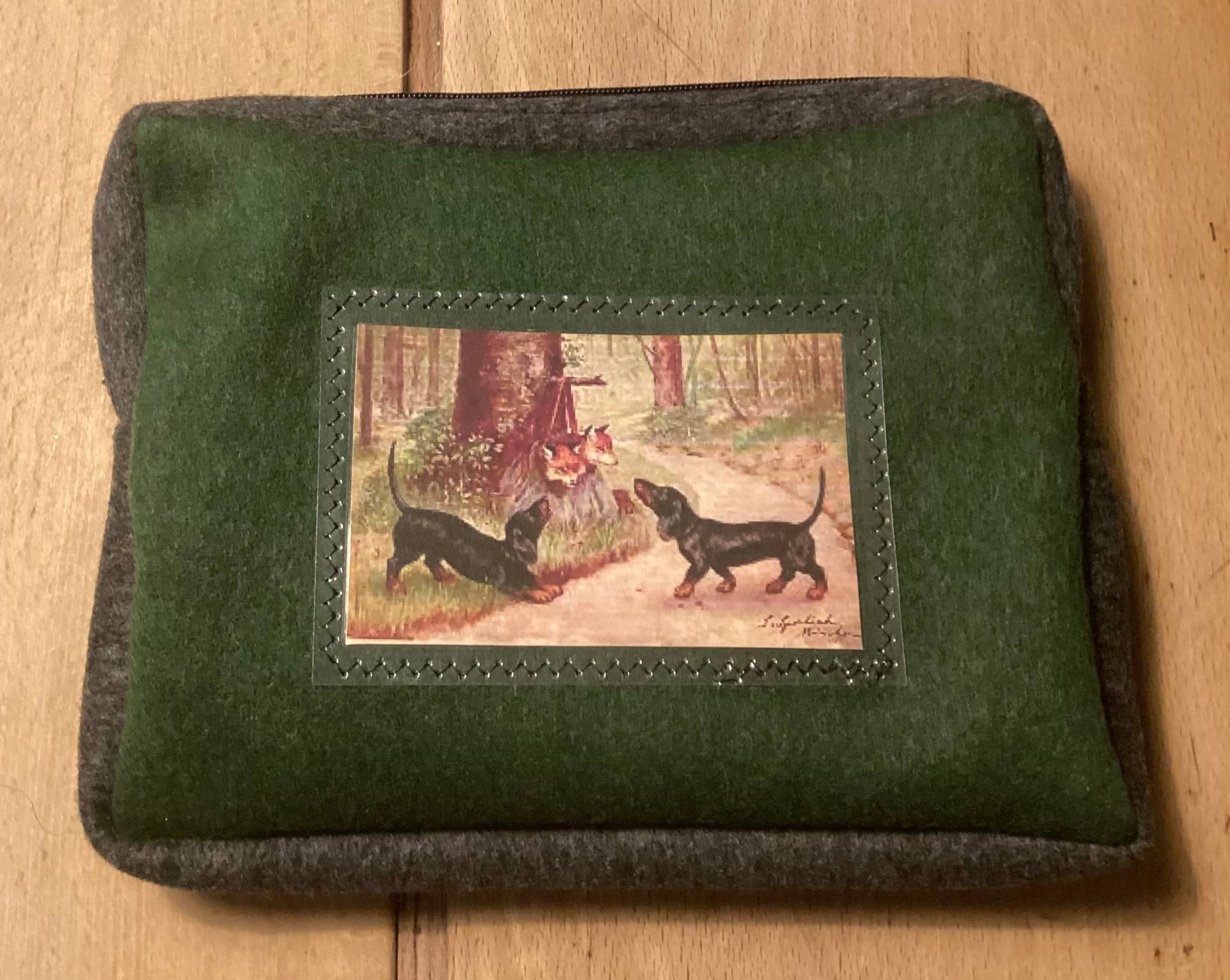 Gamsjaga Loden Tasche Dackel Mit Fuchs Gamsjaga Loden Tasche Dackel Mit Fuchs von GamsjagaFashion