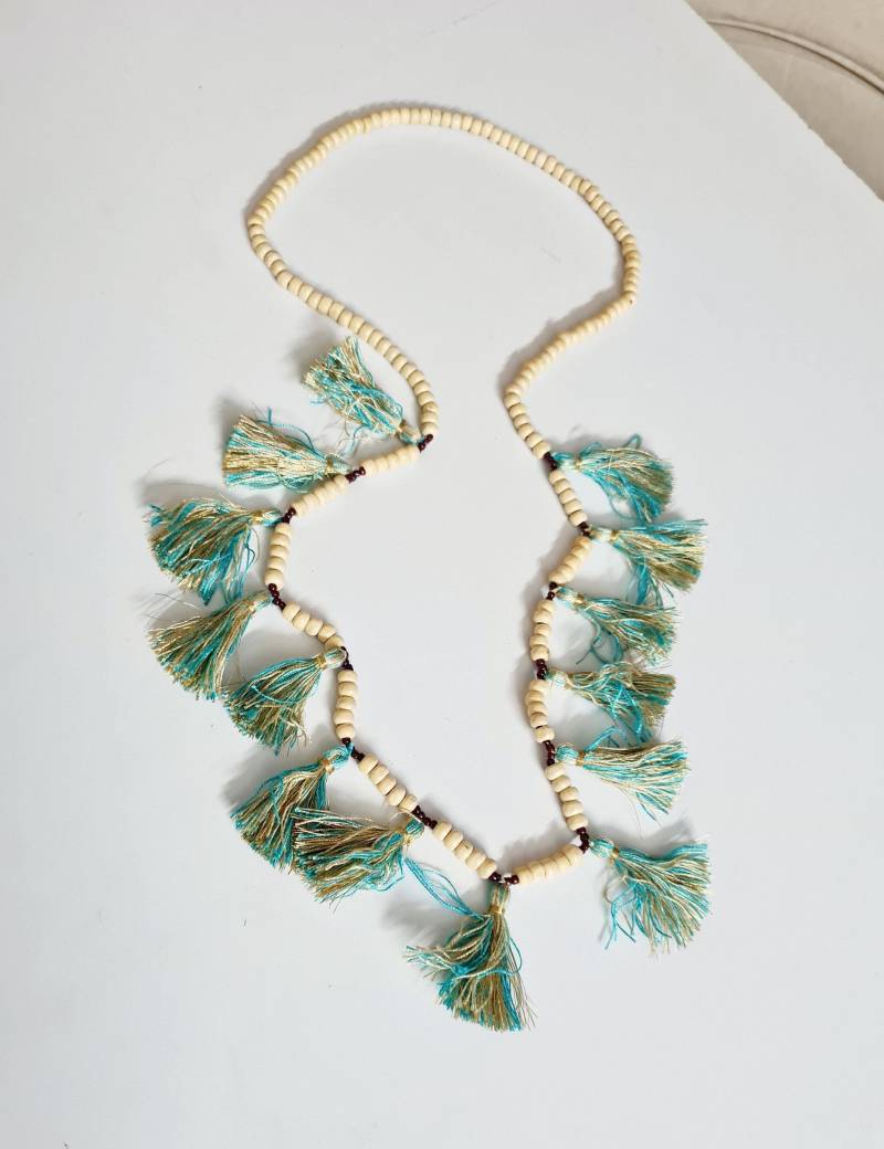 Boho Quaste Halskette Elfenbein Holzperlen, Türkis Akzent von GangesIndiSoul