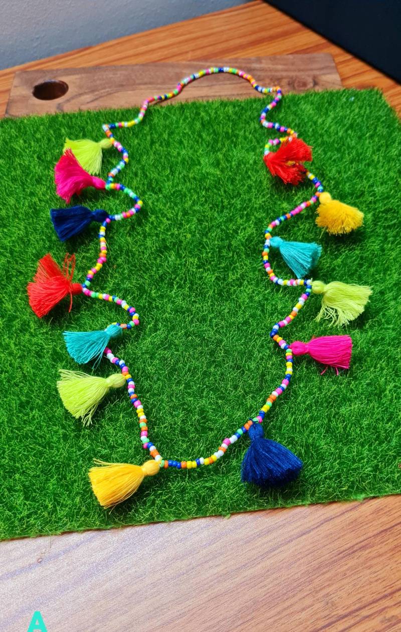 Boho Rocailles Perlen Quaste Halskette Bunter Stil von GangesIndiSoul