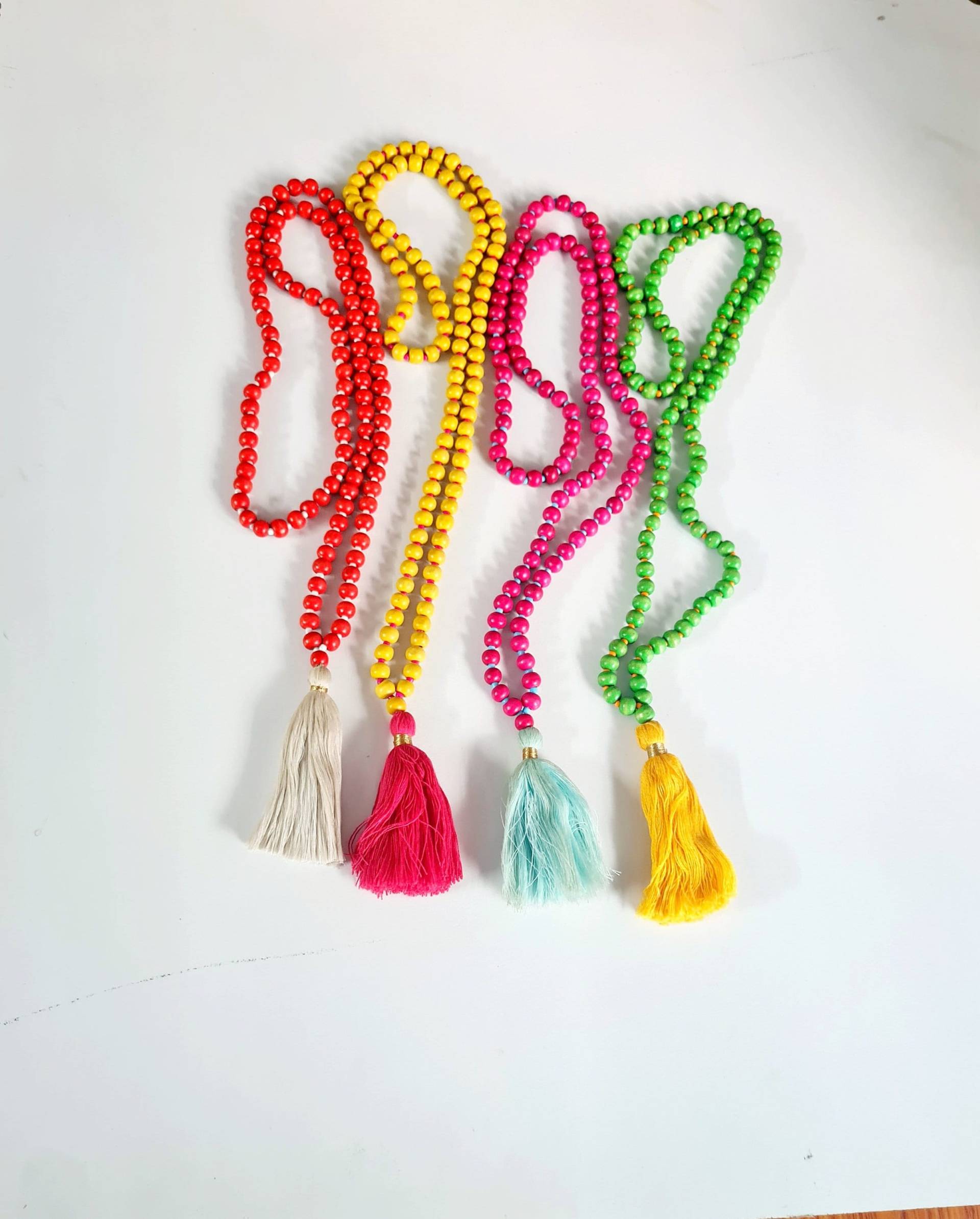 Bunte Holzperlen Quaste Halskette Boho Mala Gebetskette von GangesIndiSoul