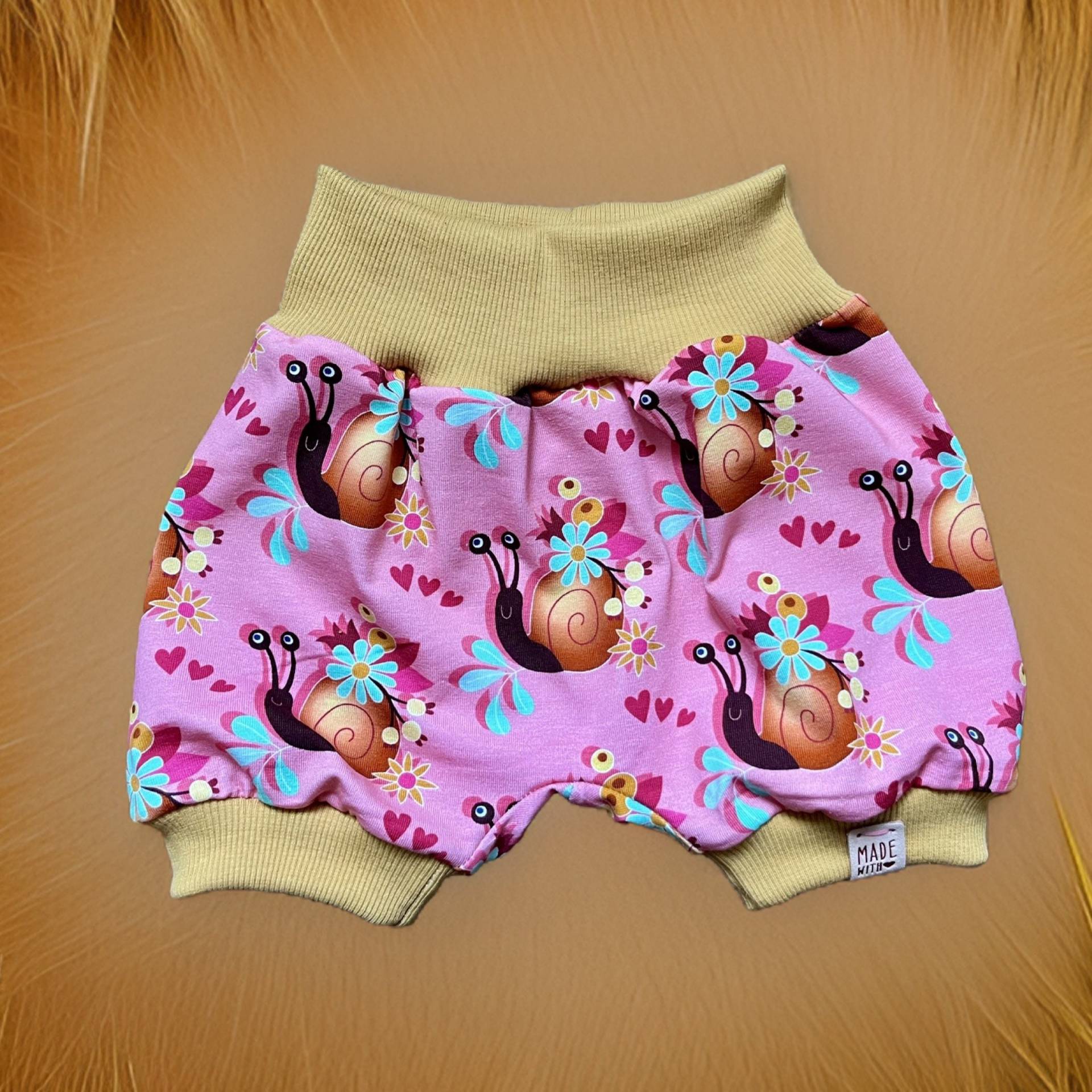 Kurze Pumphose Für Mädchen, Sommerhose, Babyhose, Sommershort, Handmade, Lustige Schnecke, Gr. 80/92 von GanskleinbyDenise
