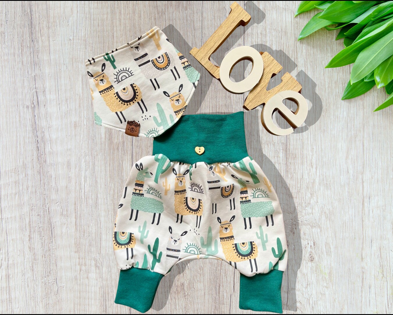 Pumphose Baby, Set, Dreieckstuch, Babyhose, Mädchen, Jungen, Hose, Kind, Sommerhose, Alpaka, Gr. 50/56, Unisex, Handmade, Sofortkauf Pumphose Baby, Set, Dreieckstuch, Babyhose, Mädchen, Jungen, Hose, Kind, Sommerhose, Alpaka, Gr. 50/56, Unisex, Handmade, Sofortkauf von GanskleinbyDenise