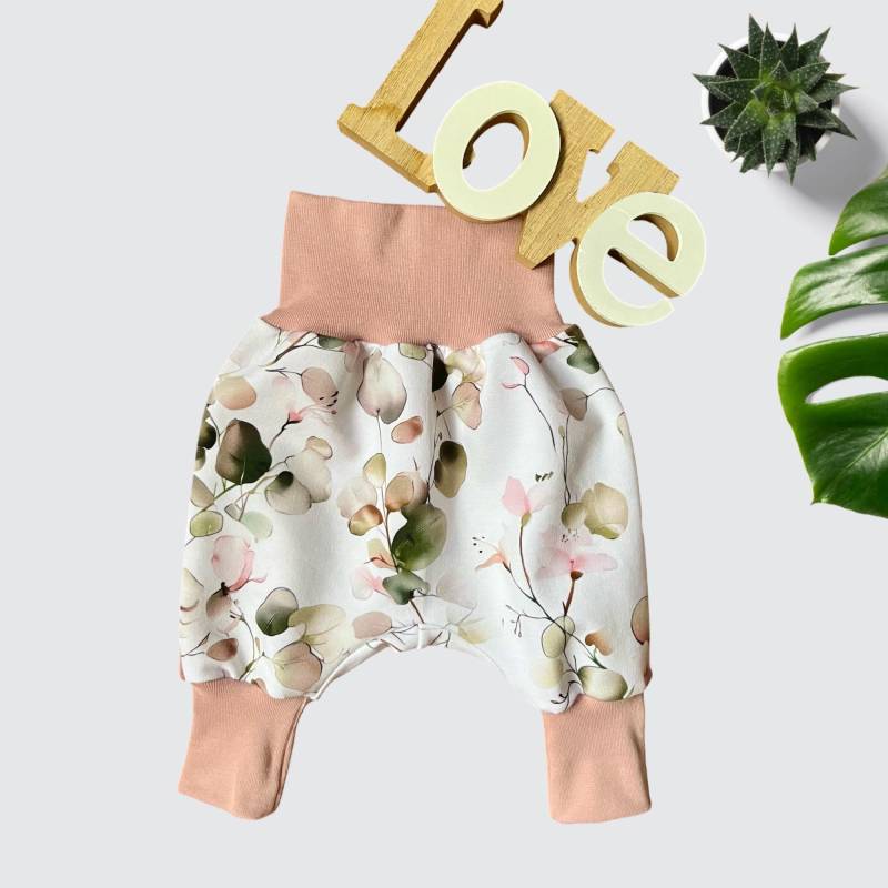 Pumphose Baby Motiv Eukalyptus, Mädchen, Babyhose Handmade, Mitwachshose, Handgefertigte Pumphose, Verschiedene Größen von GanskleinbyDenise