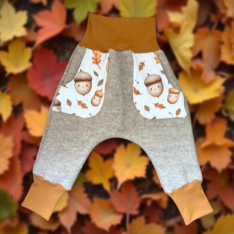 Walkhose Beige Mit Eichel-Taschen | Warme Pumphose Bündchen Handmade Kinderkleidung Aus Walkstoff von GanskleinbyDenise