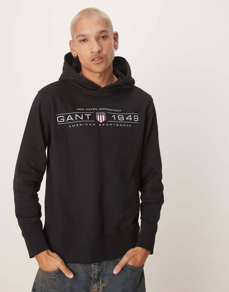 GANT - 1949 - Kapuzenpullover in Schwarz mit Wappenlogo von Gant