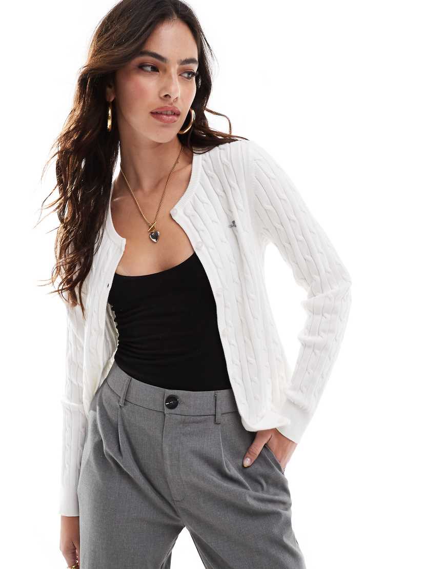 GANT - Baumwoll-Strickjacke in Weiß mit Logo und Zopfmuster von Gant