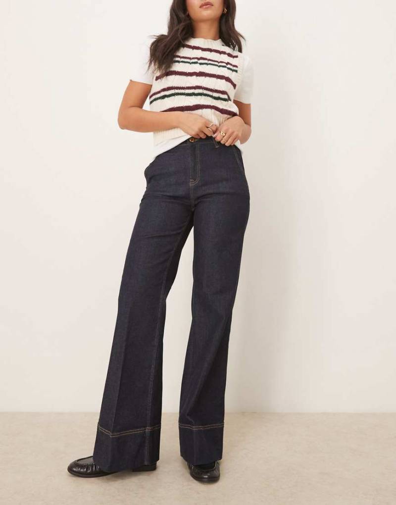 GANT - Elegante Stretch-Jeans in Dunkelblau mit weitem ausgestelltem Hosenbein von Gant