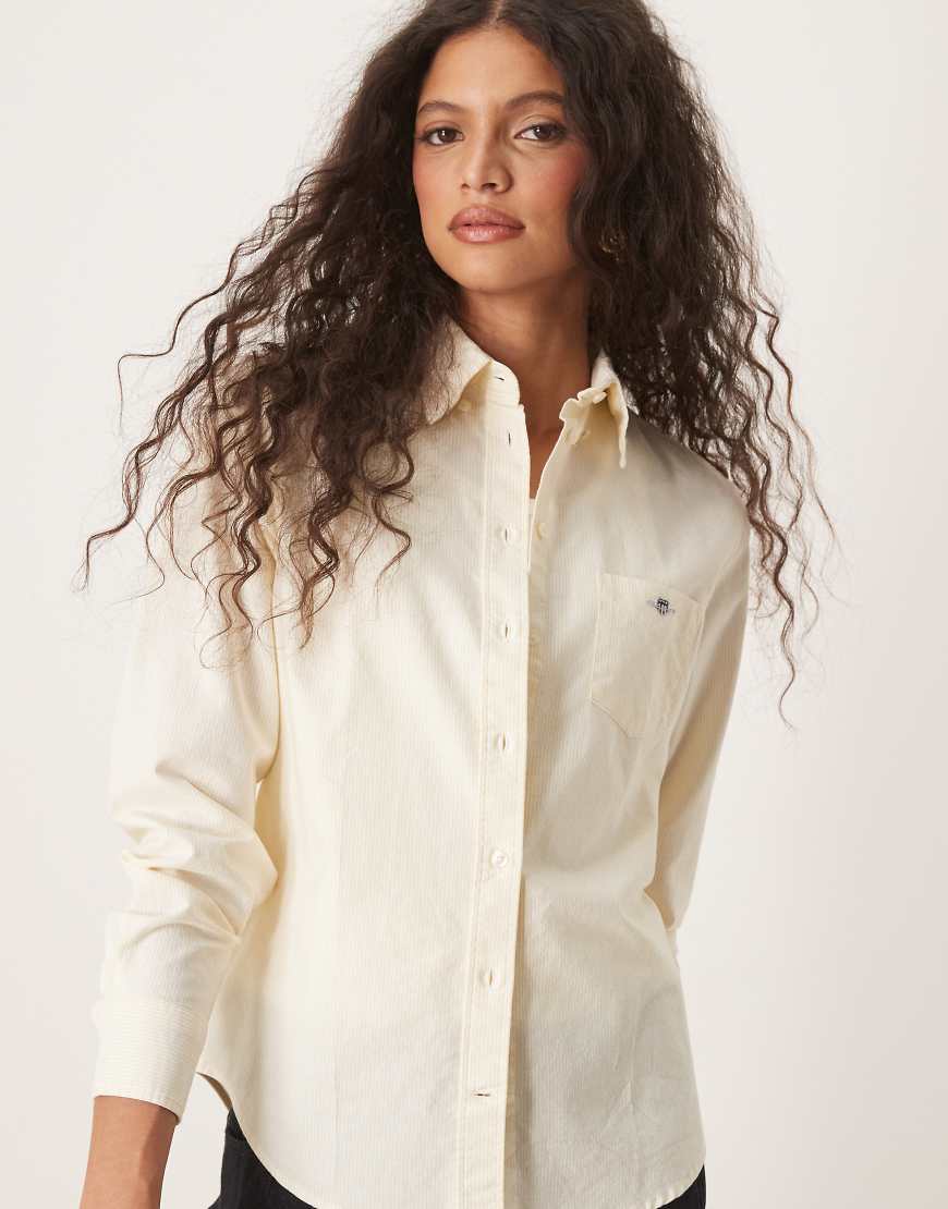 GANT - Gestreifte Oxford-Hemdbluse in Gelb mit normalem Schnitt und Logo GANT - Gestreifte Oxford-Hemdbluse in Gelb mit normalem Schnitt und Logo von Gant