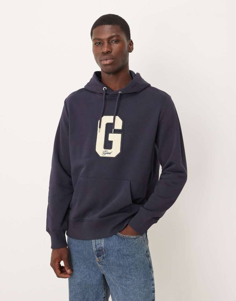 GANT - Kapuzenpullover in Marineblau mit „G"-College-Logo von Gant