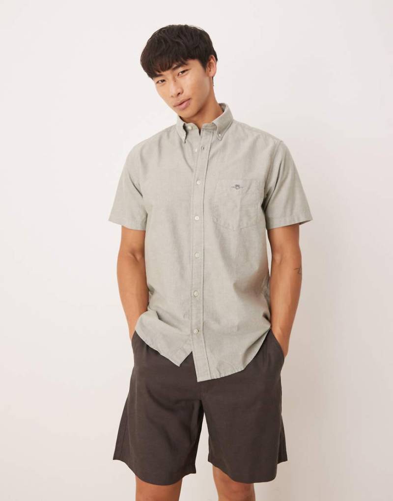 GANT - Klassisches kurzärmliges Oxford-Hemd in Grün mit normaler Passform von Gant